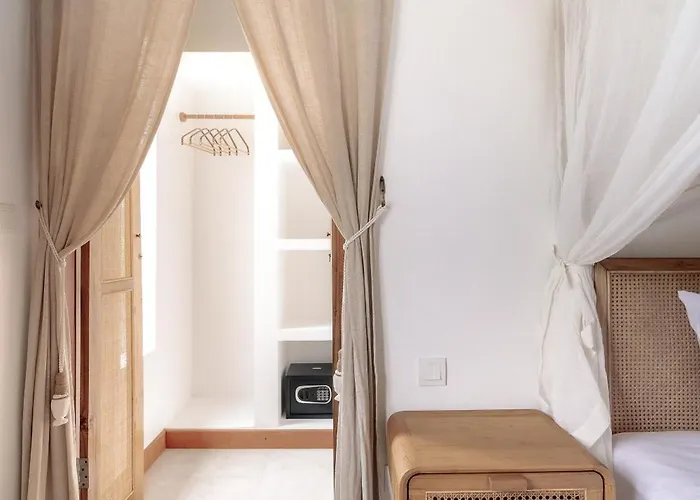Spacious Retreat At Wanderlust With Infinity Pool Villa Uluwatu (Bali)
