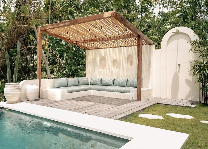 Spacious Retreat At Wanderlust With Infinity Pool Villa